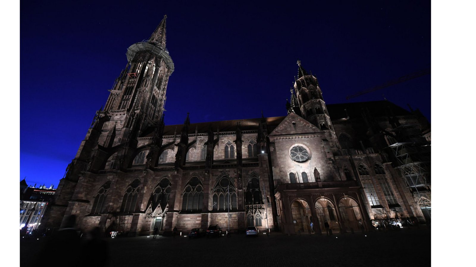 Auch kirchliche Bauten werden unterstützt. Für die Steinsanierung am Freiburger Münster gibt es 500 000 Euro vom Land.Foto: dpa/Patrick Seeger Auch kirchliche Bauten werden unterstützt. Für die Steinsanierung am Freiburger Münster gibt es 500 000 Euro vom Land.Foto: dpa/Patrick Seeger