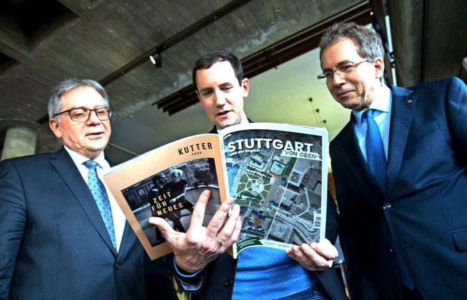 Dieter Ziesel, Jan Georg Plavec  und Gerald Maier (v. l.) mit dem Magazin<span class='image-autor'>Foto: Lg/Leif Piechowski</span>