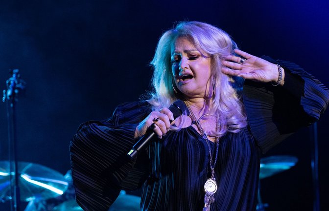 Ihre Fans hoffen, dass Bonnie Tyler bald wieder auf der Bühne steht. (Archivbild)<span class='image-autor'>Foto: Sebastian Gollnow/dpa</span>