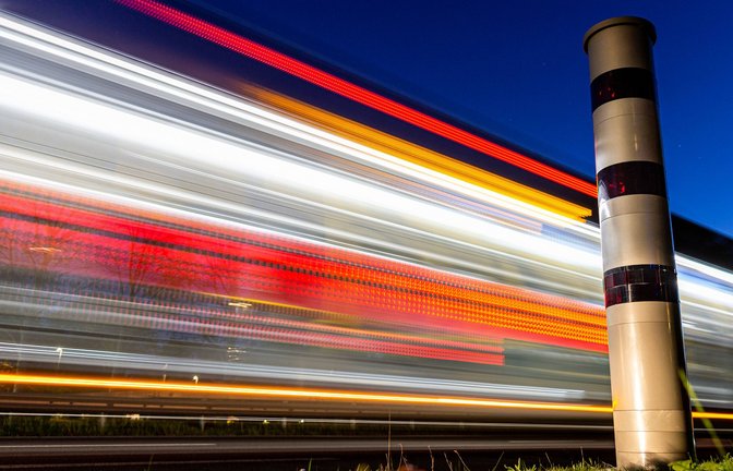 Die Polizei hat nachts innerhalb einer Stunde vier Fahrer mit zu hohem Tempo ertappt. (Symbolbild)<span class='image-autor'>Foto: imago images/MiS/via www.imago-images.de</span>
