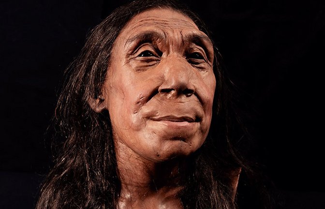 So könnte die Neandertalerin Shanidar Z vor 75 000 Jahren ausgesehen haben.<span class='image-autor'>Foto: © BBC Studios/Jamie Simons</span>