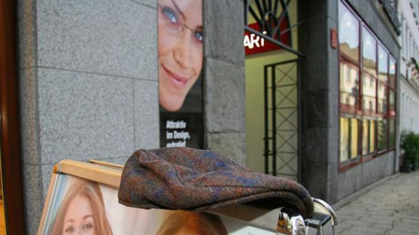 Mütze verloren? In Vaihingen sucht eine Kopfbedeckung ihren Besitzer. Foto: Rostek