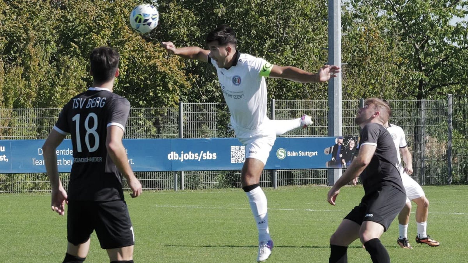 Der Kapitän Dan Constantinescu (Mitte) kehrt bei Calcio Leinfelden-Echterdingen in das Aufgebot zurück.Günter Bergmann