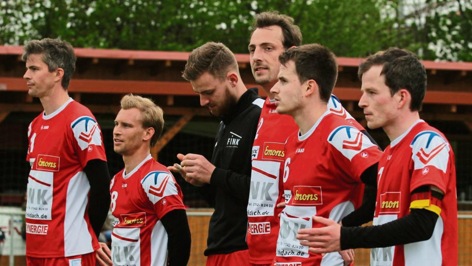 Kolja Meyer, Daniel Wörsinger, Tobias Knodel, Marc Krüger, Tobias Rommel und Marco Lochmahr bilden eine schlagkräftige Truppe, mit der die Faustballer des TV Vaihingen den Klassenerhalt in der 1. Bundesliga Süd schaffen wollen. Foto: Nachreiner Kolja Meyer, Daniel Wörsinger, Tobias Knodel, Marc Krüger, Tobias Rommel und Marco Lochmahr bilden eine schlagkräftige Truppe, mit der die Faustballer des TV Vaihingen den Klassenerhalt in der 1. Bundesliga Süd schaffen wollen. Foto: Nachreiner