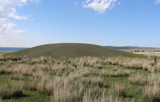 Der Grabhügel „Kurgan Shilikty 16“ in Kasachstan vor den Ausgrabungsarbeiten.<span class='image-autor'>© Rinat Zhumatayev/Max-Planck-Institut für evolutionäre Anthropologie</span>
