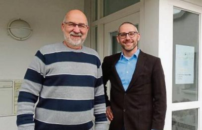 Armbruster (links) mit seinem Nachfolger Burkhardt.  Foto: Schmid