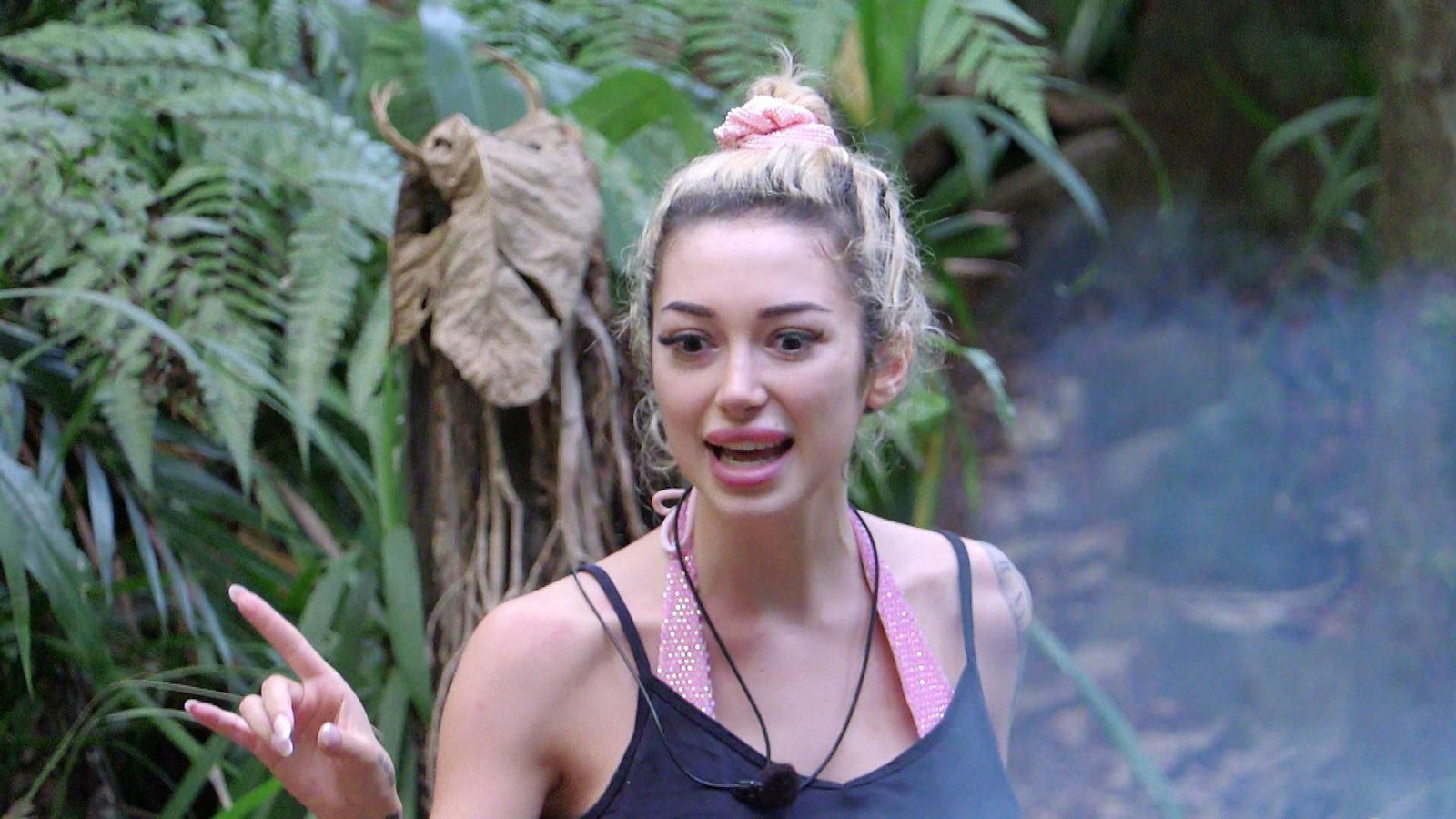 Ariel schreit weiter in den Dschungel hinein.Foto: RTL/dpa Ariel schreit weiter in den Dschungel hinein.Foto: RTL/dpa