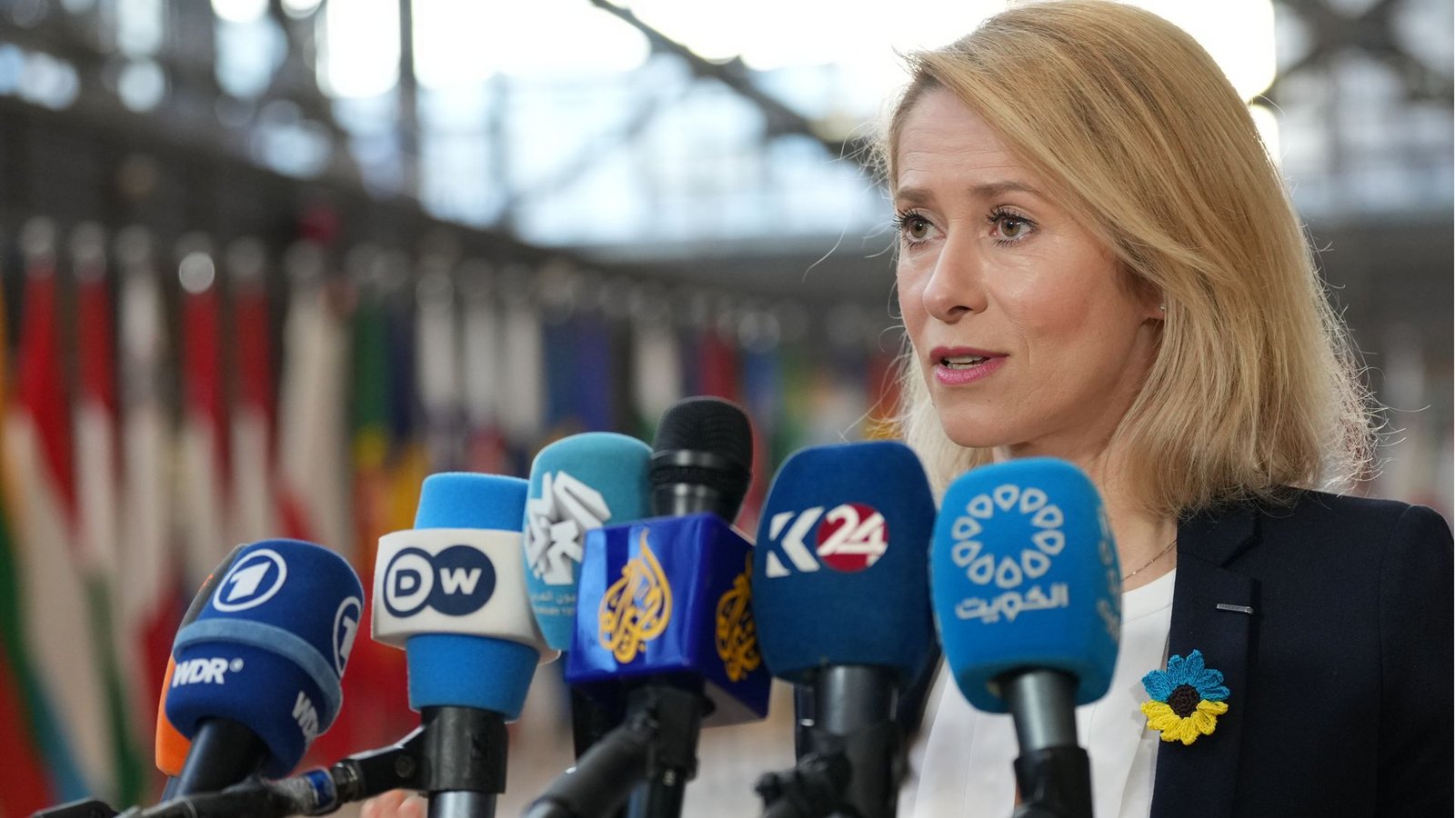 Die EU-Außenbeauftragte Kaja Kallas warnt am Rande eines Treffens der EU-Außenminister in Brüssel, dass der Krieg im Iran wegen der steigenden Energiepreise für Russland von Vorteil sei.Foto: Virginia Mayo/AP/dpa Die EU-Außenbeauftragte Kaja Kallas warnt am Rande eines Treffens der EU-Außenminister in Brüssel, dass der Krieg im Iran wegen der steigenden Energiepreise für Russland von Vorteil sei.Foto: Virginia Mayo/AP/dpa