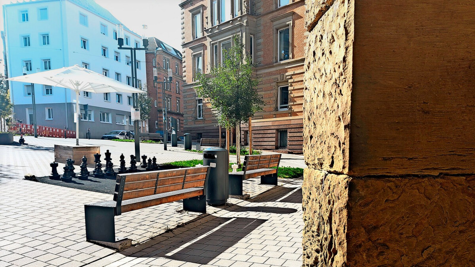 Der Schützenplatz in Stuttgart ist abschüssig, die Gebäude unterhalb haben neuerdings ein Feuchtigkeitsproblem.Foto: Judith A. Sägesse Der Schützenplatz in Stuttgart ist abschüssig, die Gebäude unterhalb haben neuerdings ein Feuchtigkeitsproblem.Foto: Judith A. Sägesse