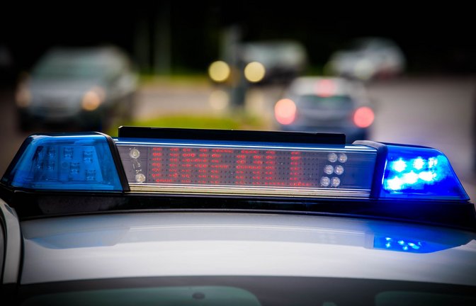 Die Polizei sperrte die Unfallstelle großräumig ab. (Symbolbild)<span class='image-autor'>Foto: Phillip Weingand / STZN/geschichtenfotograf.de</span>