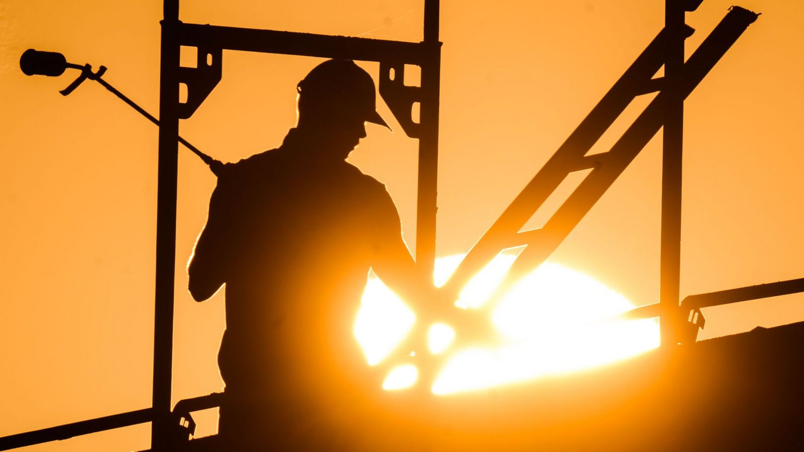 Der deutschen Wirtschaft drohen einer Studie zufolge Milliardenbelastungen durch extreme Hitze (Symbolfoto).Foto: picture alliance/dpa/Julian Stratenschulte Der deutschen Wirtschaft drohen einer Studie zufolge Milliardenbelastungen durch extreme Hitze (Symbolfoto).Foto: picture alliance/dpa/Julian Stratenschulte