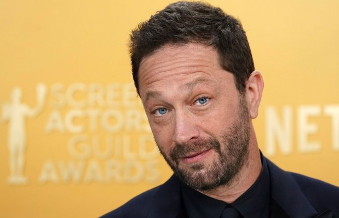 Ebon Moss-Bachrach spielt in der Sonderfolge zur Serie "The Bear" mit. (Archivbild)<span class='image-autor'>Foto: Jordan Strauss/Invision via AP/dpa</span>