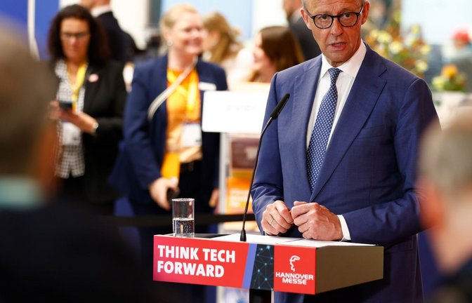 Das Abschlussstatement gab Merz alleine ab.<span class='image-autor'>Foto: Moritz Frankenberg/dpa</span>