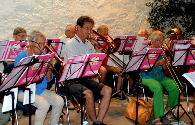 Der Illinger Posaunenchor ist zum ersten Mal als Teil des Senderposaunenchors zu hören.