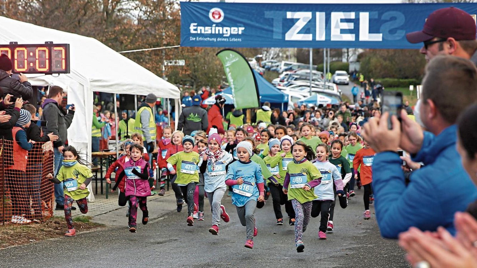 Nachwuchsathleten werden auch beim 13. Nussdorflauf die größten Teilnehmerfelder stellen. An diesem Samstag erfolgen die insgesamt 13 Massenstarts. Foto: Küppers
