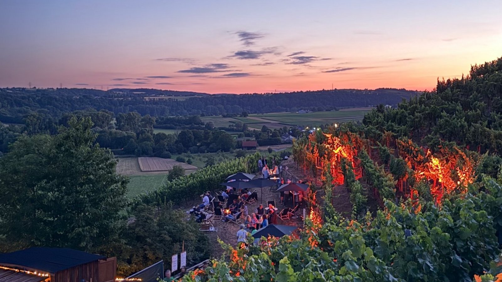 Die Beleuchtung tut ihr Übriges für das Ambiente beim Kornberg Panorama. Foto p Die Beleuchtung tut ihr Übriges für das Ambiente beim Kornberg Panorama. Foto p