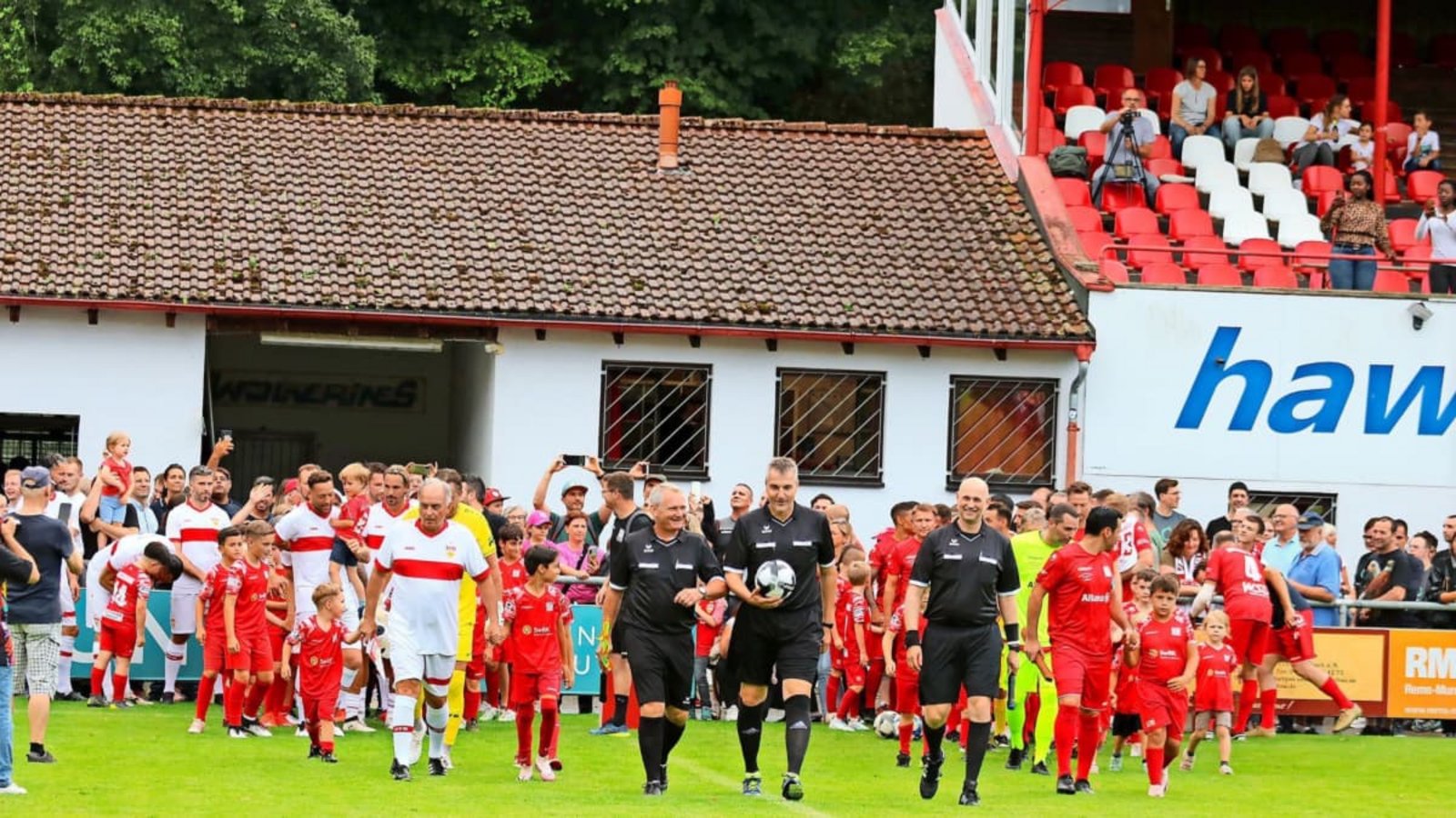 Beim Legendenspiel für den guten Zweck, VfB-Traditionself gegen Golden Team TSG Backnang, war das Etzwiesenstadion noch nicht beeinträchtigt.Eva Herschmann Beim Legendenspiel für den guten Zweck, VfB-Traditionself gegen Golden Team TSG Backnang, war das Etzwiesenstadion noch nicht beeinträchtigt.Eva Herschmann