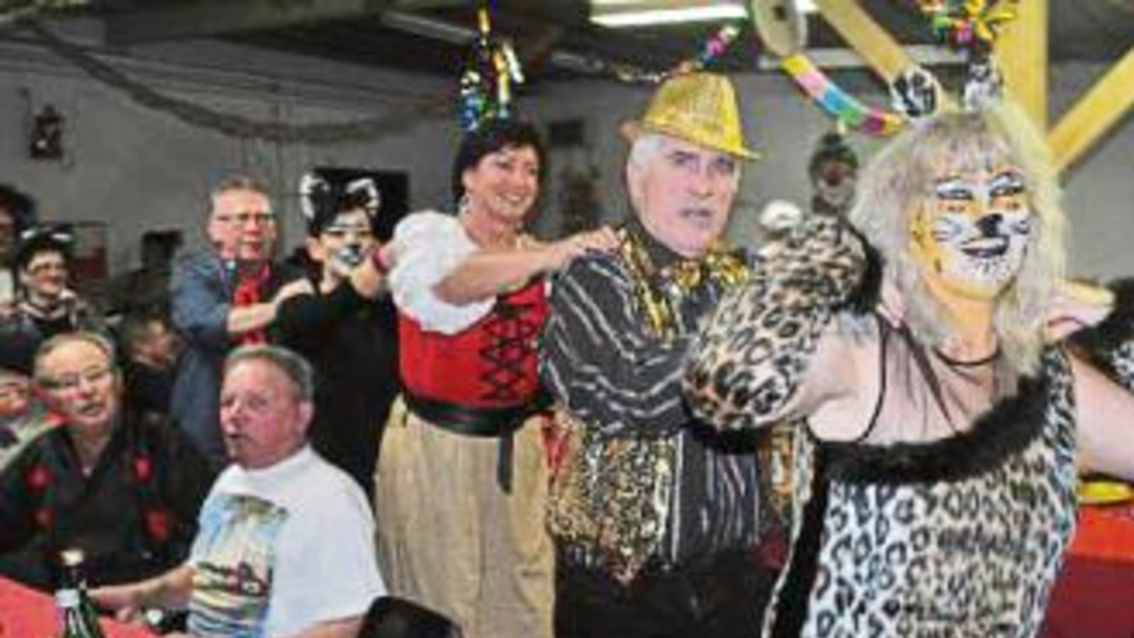 Beim Faschingsball im Illinger Schützenhaus wurde ausgiebig gefeiert. Foto: Stahlfeld Beim Faschingsball im Illinger Schützenhaus wurde ausgiebig gefeiert. Foto: Stahlfeld