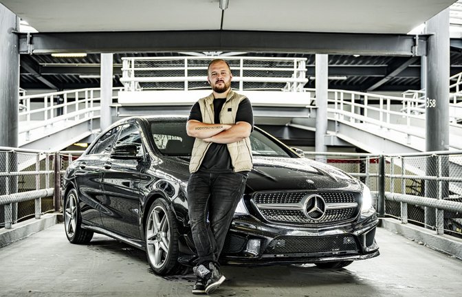 Patrick Matzenmiller und sein Mercedes CLA 45, AMG, Baujahr 2014.<span class='image-autor'>Foto: sichtlichmensch/Andy Reiner</span>