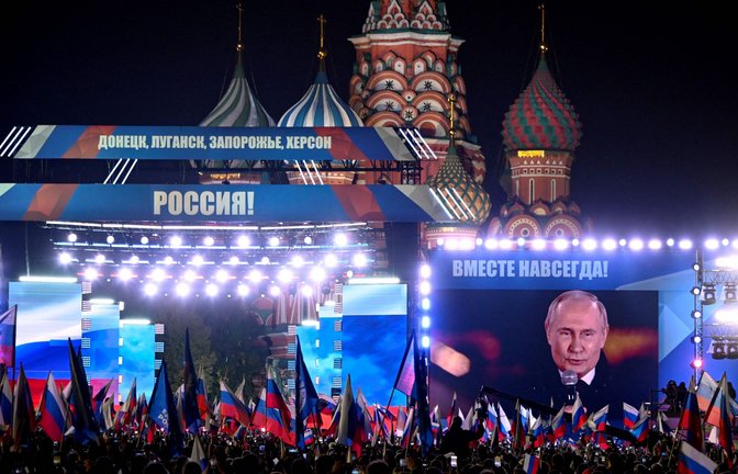 Russlands Präsident Wladimir Putin feiert sein völkerrechtswidriges Vorgehen.<span class='image-autor'>Foto: AFP/ALEXANDER NEMENOV</span>