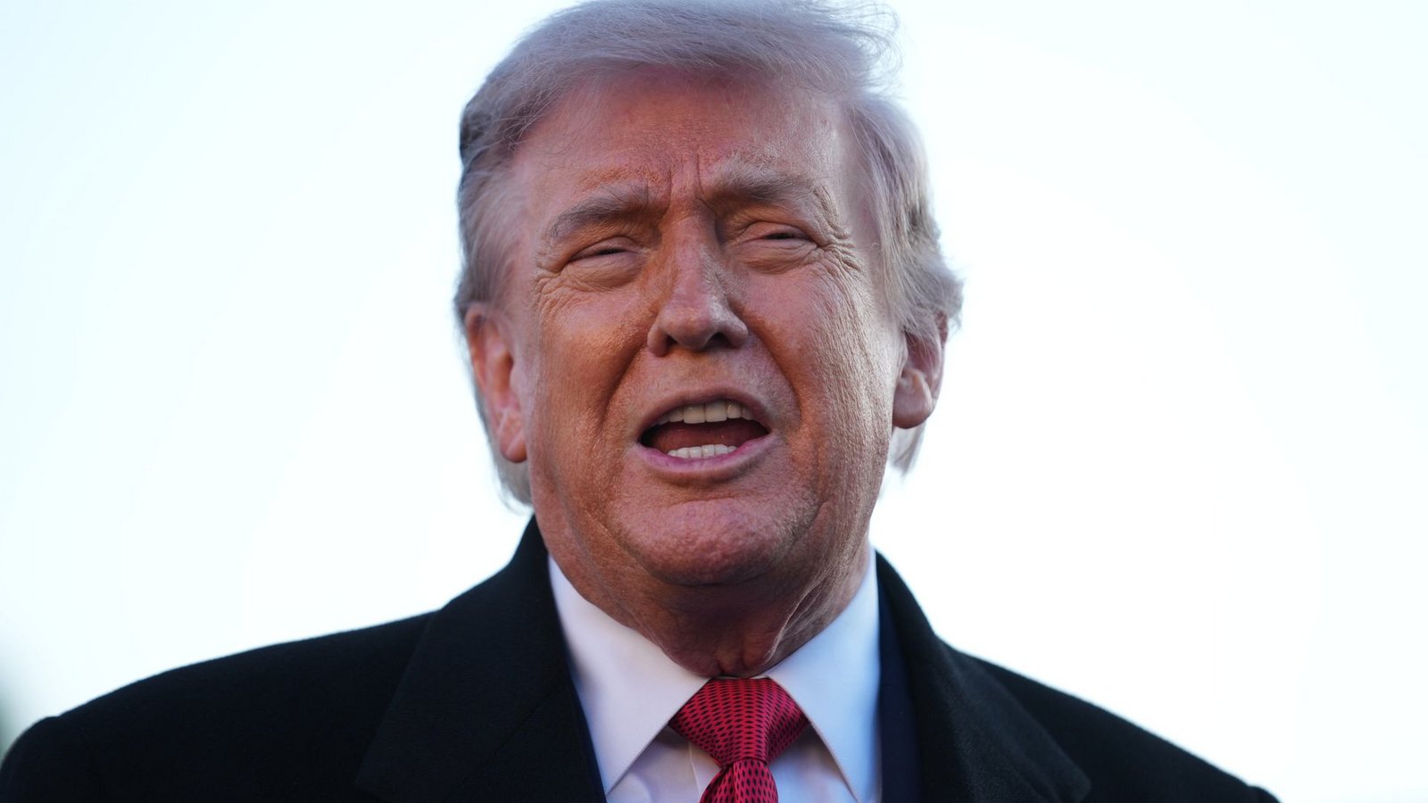 Für Trump ist die Herausgabe des hochangereicherten Urans ein zentrales Ziel. (Archivbild)Foto: Mark Schiefelbein/AP/dpa