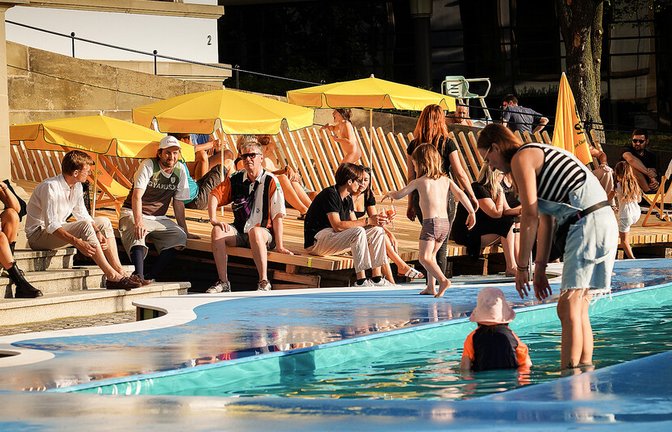 Planschen vor dem Stadtpalais- beim Festival „Stuttgart am Meer“ ist das mitten in der Stadt möglich.<span class='image-autor'>Foto: /Lichtgut/Ferdinando Iannone</span>