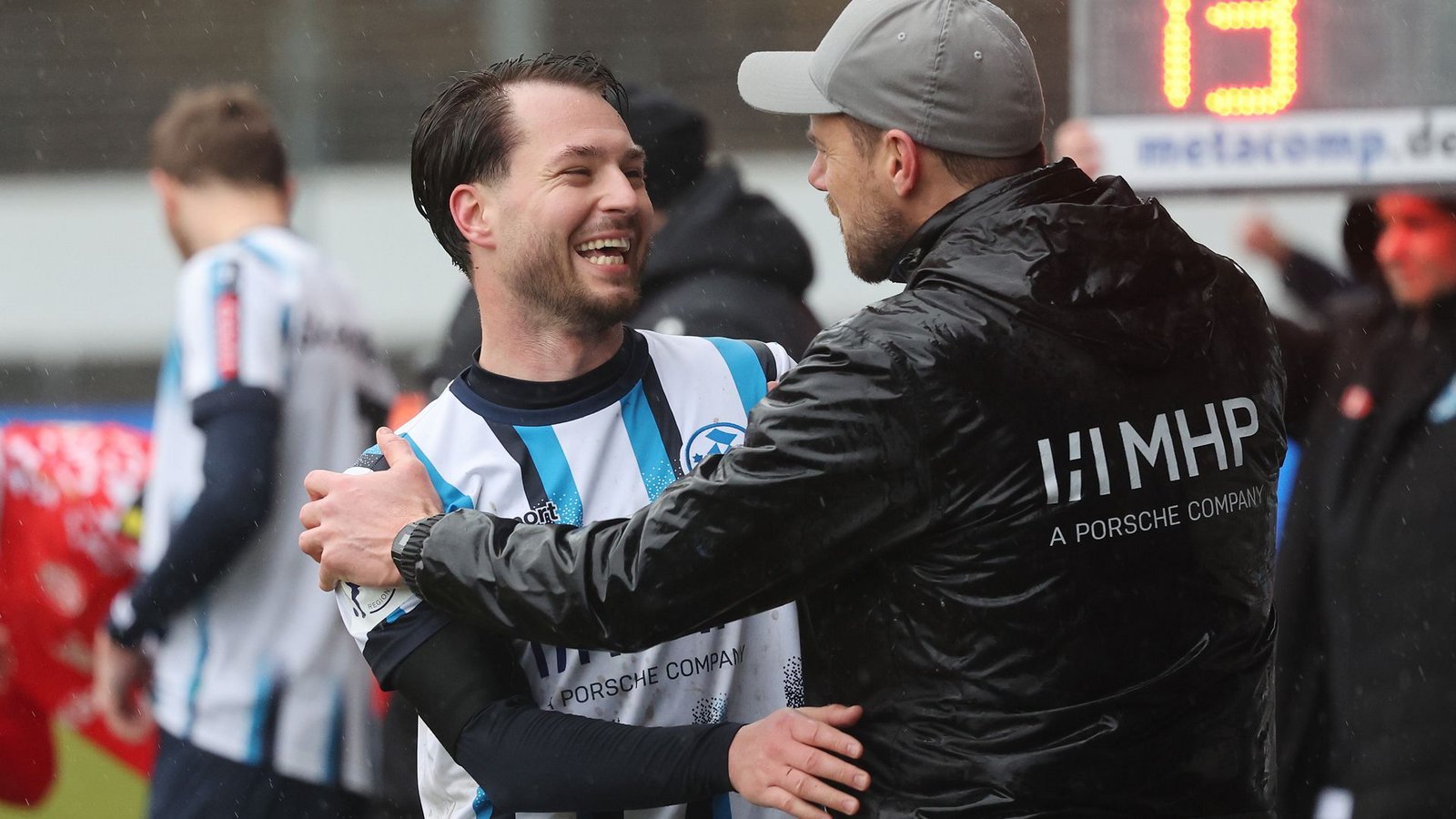 Trainer Marco Wildersinn und sein „Unterschiedsspieler“ David TomicFoto: Baumann Trainer Marco Wildersinn und sein „Unterschiedsspieler“ David TomicFoto: Baumann