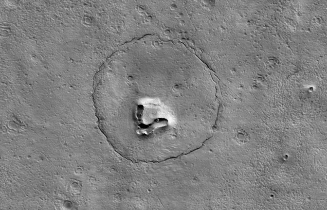 Ein Bär auf dem Mars – echt jetzt?<span class='image-autor'>Foto: Nasa/JPL-Caltech/University of Arizona</span>