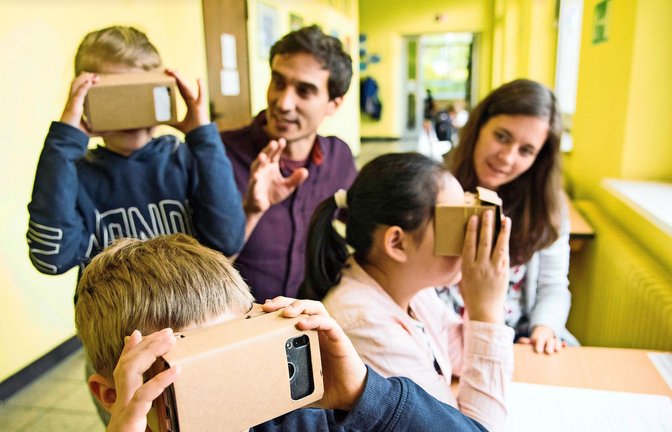 Ab dem Schuljahr 2025/2026 soll   es  an jeder  weiterführenden Schulart ein eigenes  Fach Medienbildung geben.<span class='image-autor'>Foto: /Funke Foto Services//Alexandra Roth</span>
