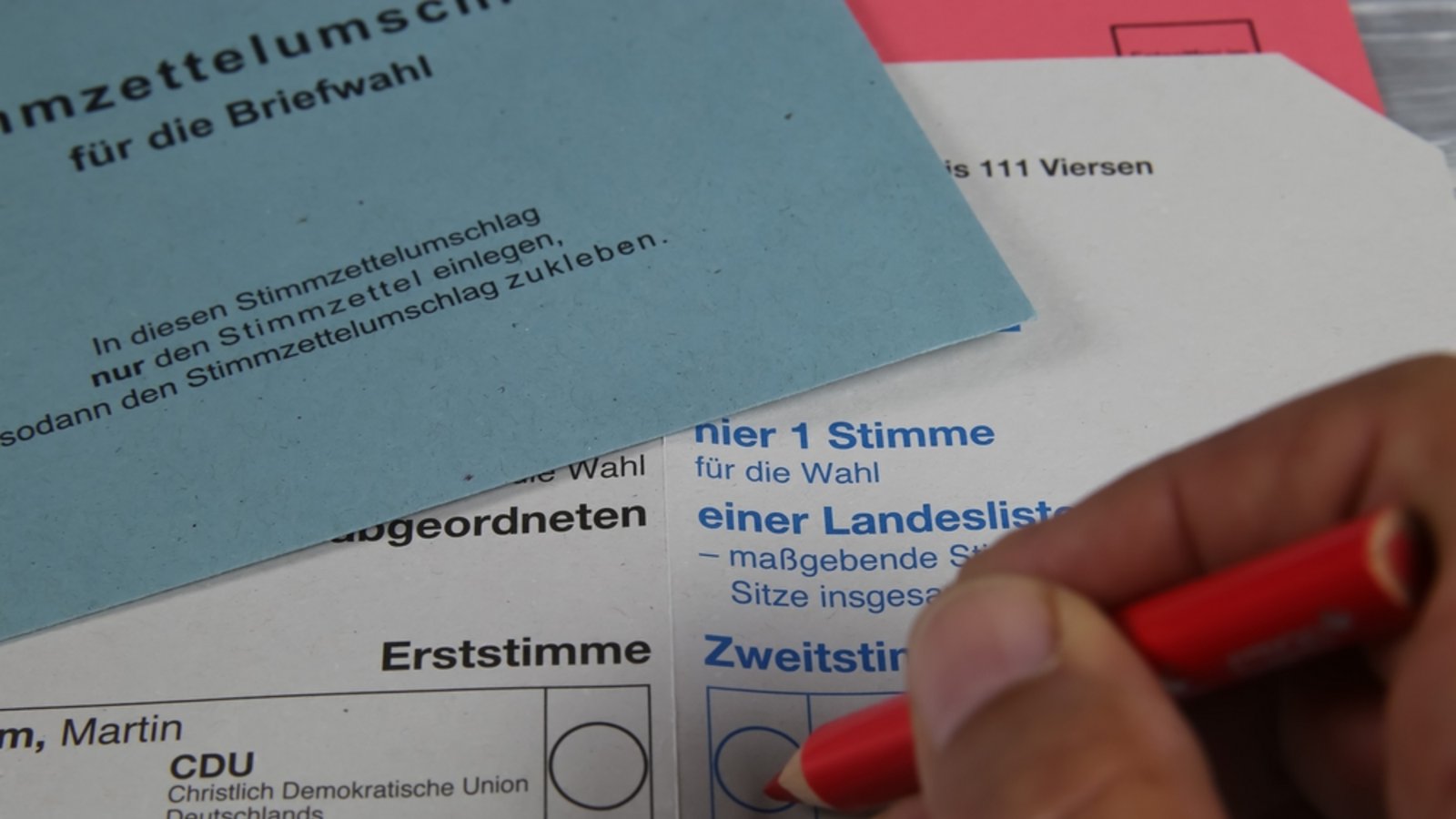 Die Briefwahl kann bereits jetzt beantragt werden.Foto: Ralf Liebhold / shutterstock.com