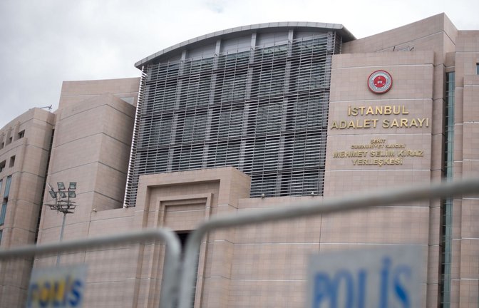 Im Prozess nach dem Tod einer vierköpfigen Familie aus Hamburg gab es mehrere mehrjährige Haftstrafen. (Symbolbild)<span class='image-autor'>Foto: Marius Becker/dpa</span>