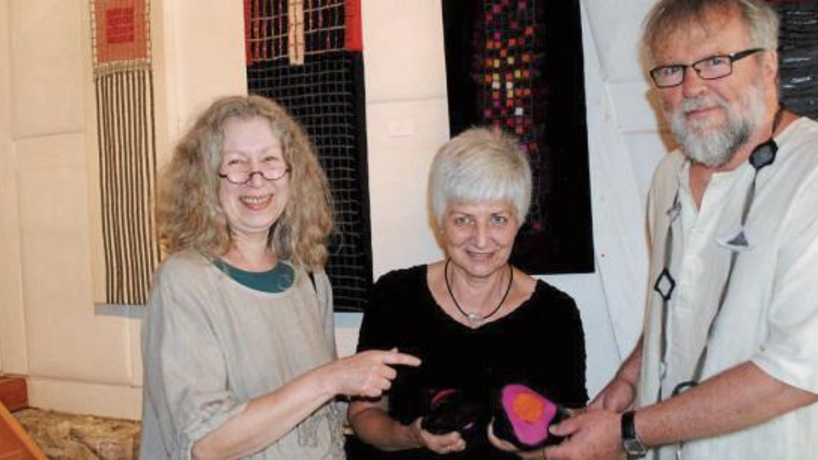 Hans und Monika Schmid (von rechts) mit Besucherin Susanne Lämmle . Foto: Stahlfeld Hans und Monika Schmid (von rechts) mit Besucherin Susanne Lämmle . Foto: Stahlfeld