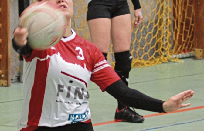 Nienke Maisch hat ihre OP am Handgelenk gut weggesteckt und ist wieder ein starker Rückhalt des TV Vaihingen in der Abwehr. Foto: Nachreiner