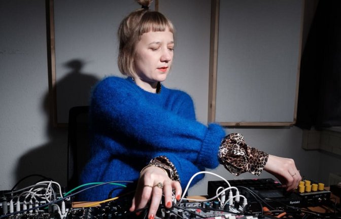 Siri Thiermann an ihrem Arbeitsplatz<span class='image-autor'>Lichtgut/Philip Mallmann</span>