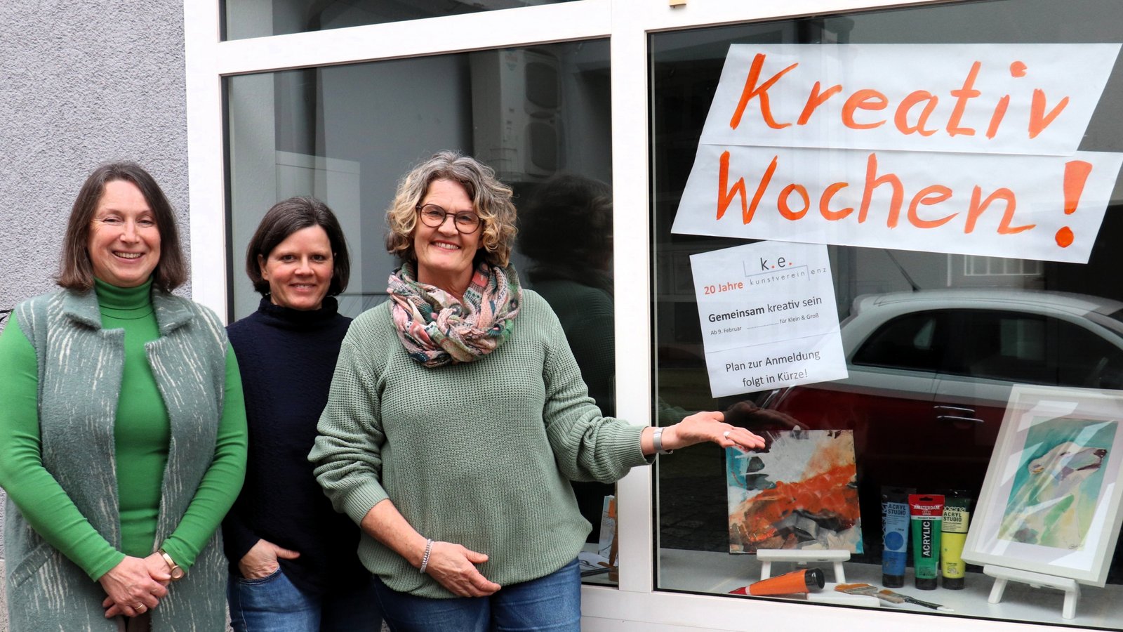 Freuen sich auf die Workshops in der neuen Galerie des Kunstvereins Enz (v.r.): Regine Westphal, Mandy Giereth und Gerti Bischoff. Foto: Gergen