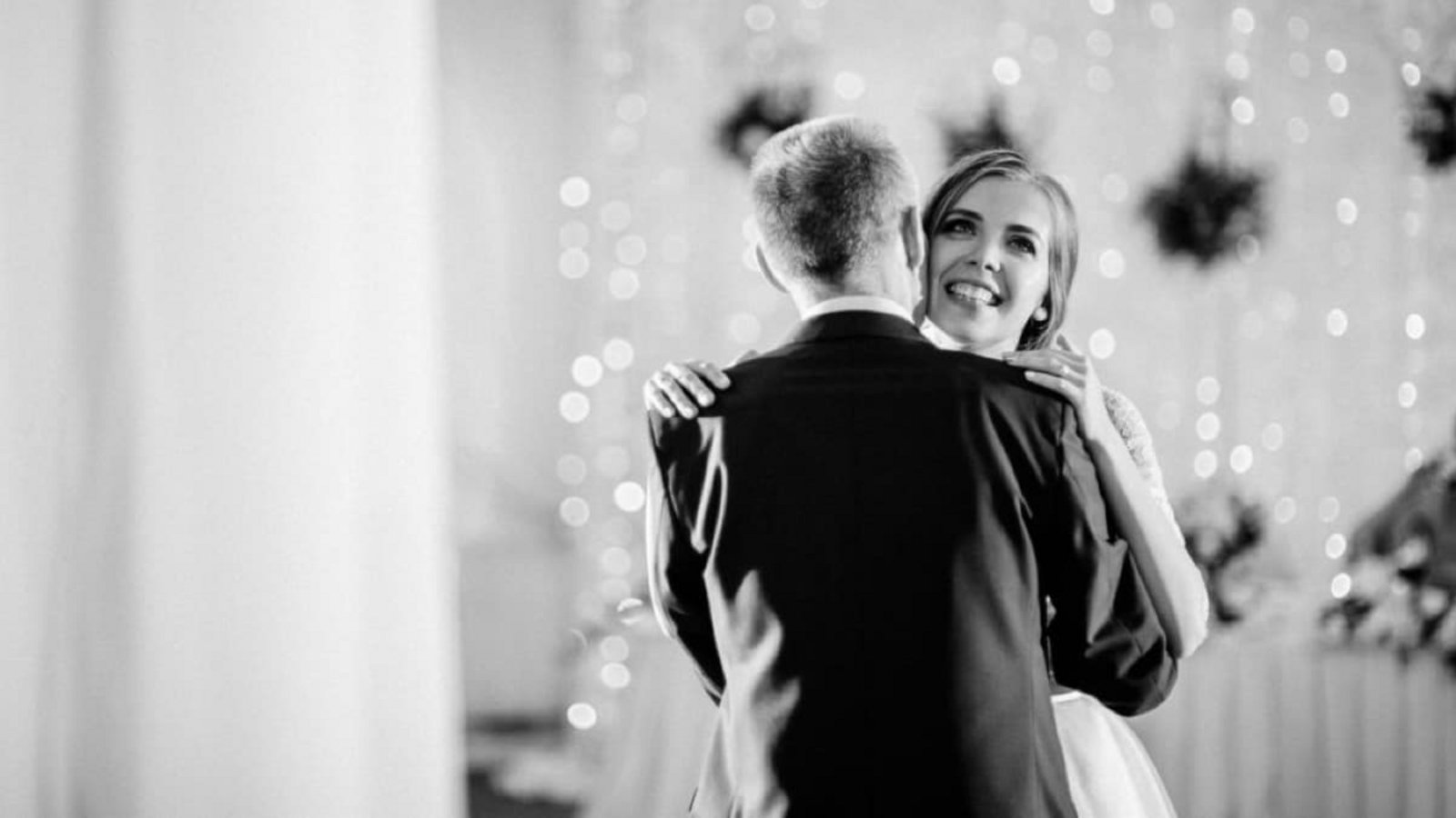 Ein ganz besonderer Moment für die Braut: der Vater-Tochter-Tanz.Shutterstock/Malysheva Liudmyla Ein ganz besonderer Moment für die Braut: der Vater-Tochter-Tanz.Shutterstock/Malysheva Liudmyla
