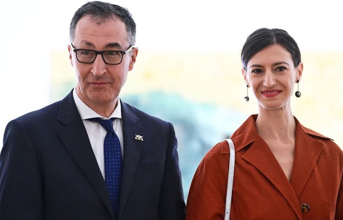 Cem Özdemir und seine Frau Flavia Zaka.<span class='image-autor'>Bernd Weißbrod/dpa</span>