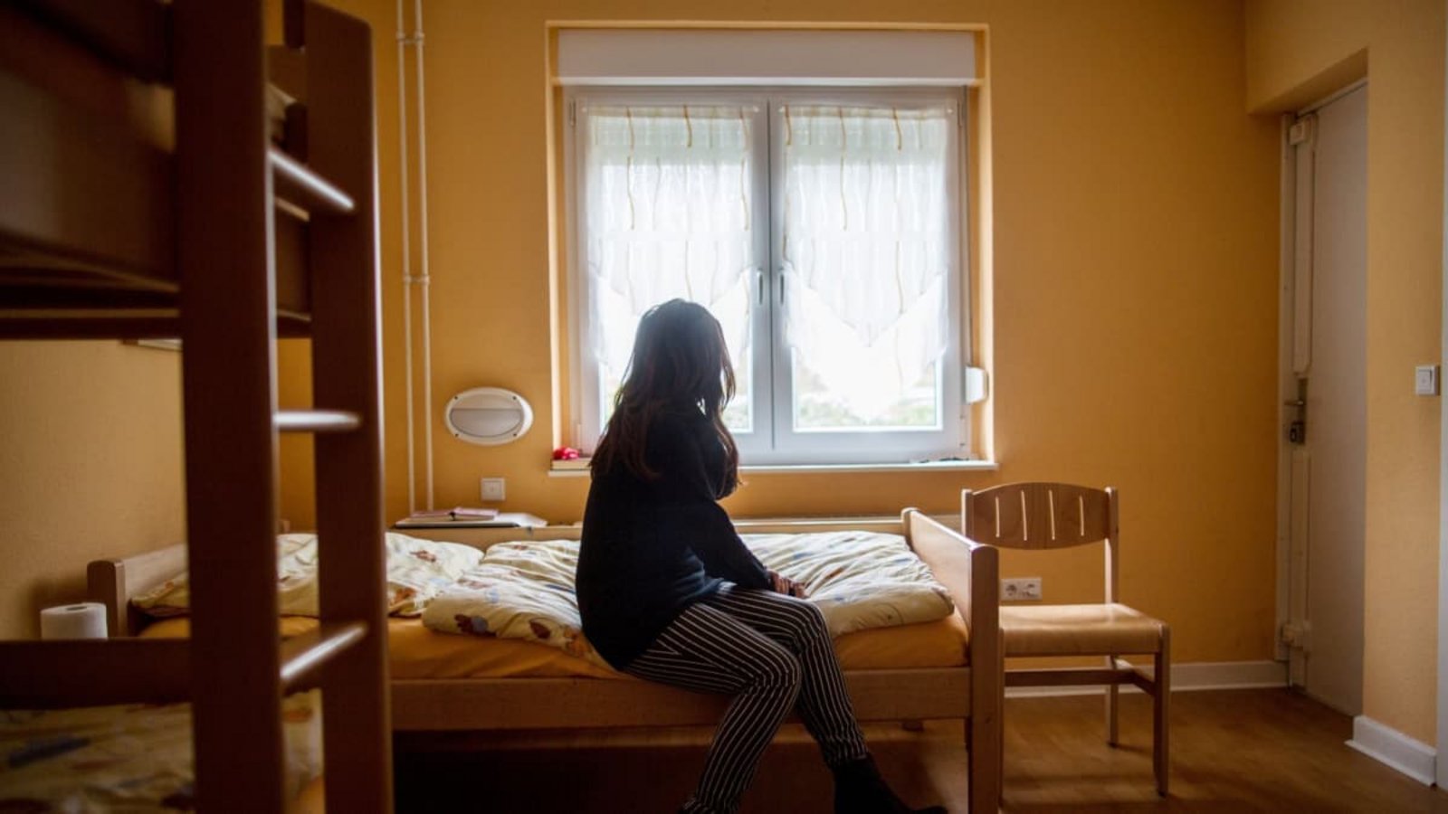 In Baden-Württembergs Frauen- und Kinderschutzhäusern sind 2024 mehr als 7100 Schutzsuchende wegen fehlender Kapazitäten abgewiesen worden. Das Land plant nun, die Zahl der Plätze schrittweise zu erhöhen (Symbolfoto).dpa