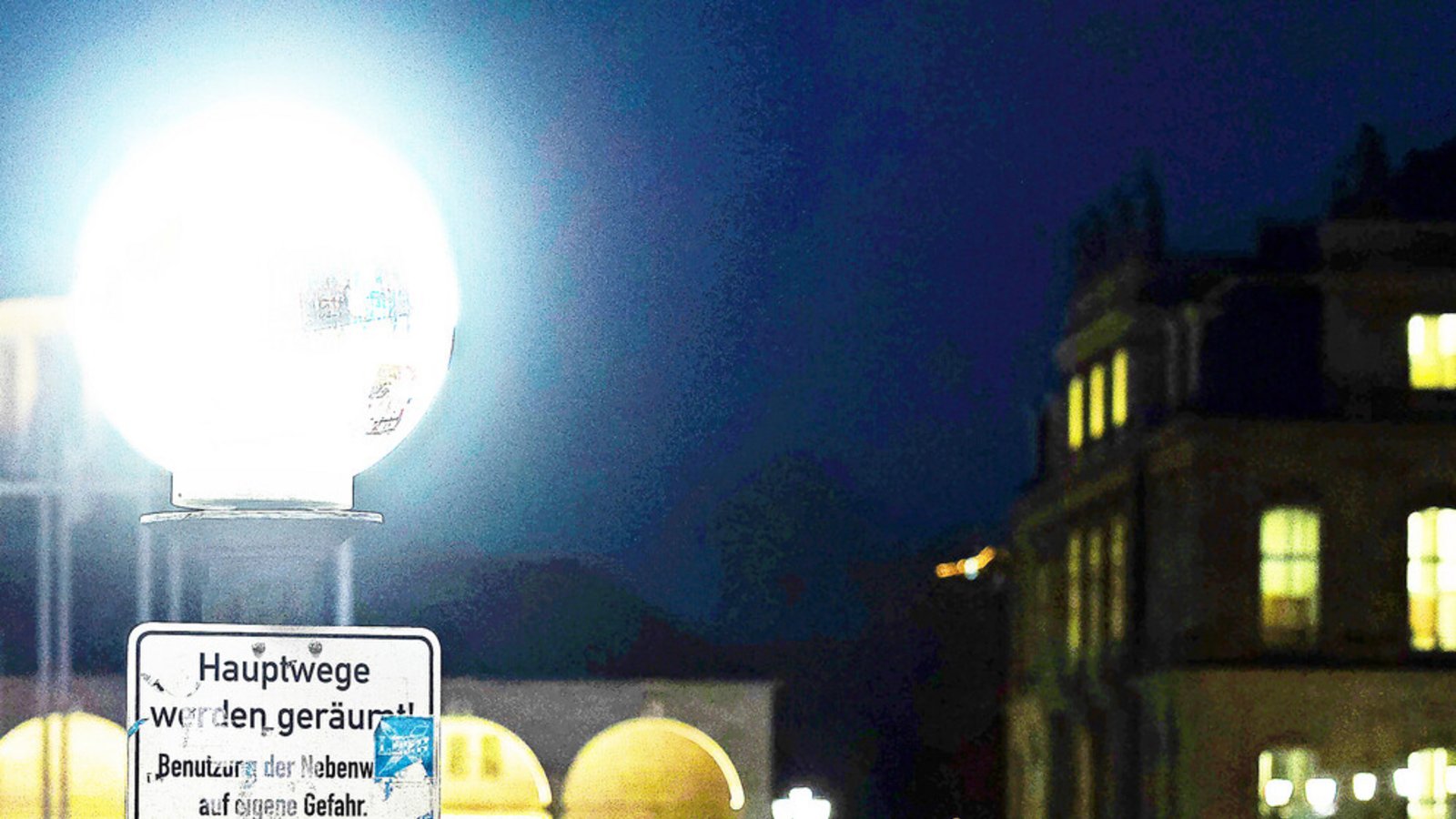 Der Stuttgarter Schlossplatz kommt so manchem dunkler vor als früher – das Gefühl täuscht nicht.Foto: Lichtgut/Leif Piechowski Der Stuttgarter Schlossplatz kommt so manchem dunkler vor als früher – das Gefühl täuscht nicht.Foto: Lichtgut/Leif Piechowski