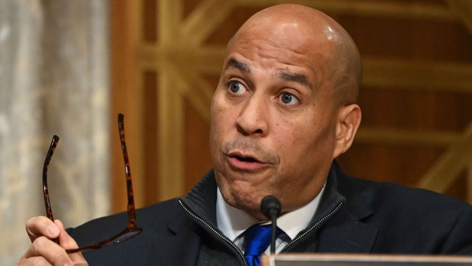 US-Senator Cory Booker hat eine Protestrede gegen Trump gehalten und mit 25 Stunden den bisherigen Rekord geknackt.Foto: AFP/ANDREW CABALLERO-REYNOLDS US-Senator Cory Booker hat eine Protestrede gegen Trump gehalten und mit 25 Stunden den bisherigen Rekord geknackt.Foto: AFP/ANDREW CABALLERO-REYNOLDS