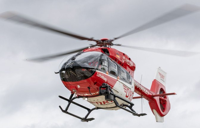 Ein Rettungshubschrauber war im Einsatz. (Symbolbild)<span class='image-autor'>Foto: Daniel Karmann/dpa/Daniel Karmann</span>