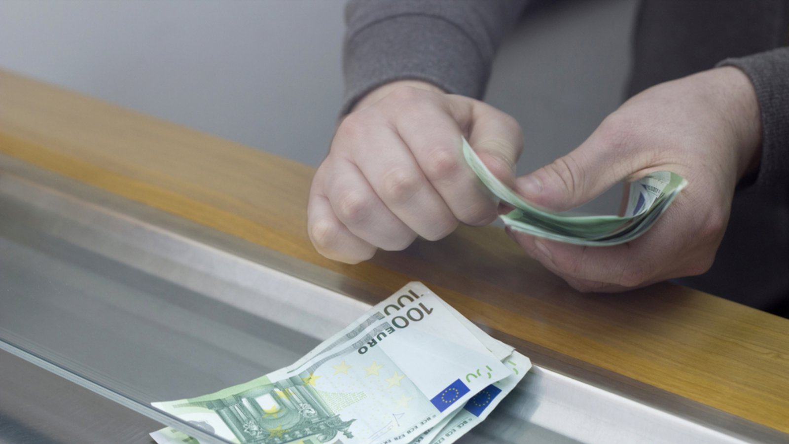 Nicht alle Banken bieten Einzahlungen auf Fremdkonten an.Foto: goldyg / shutterstock.com Nicht alle Banken bieten Einzahlungen auf Fremdkonten an.Foto: goldyg / shutterstock.com