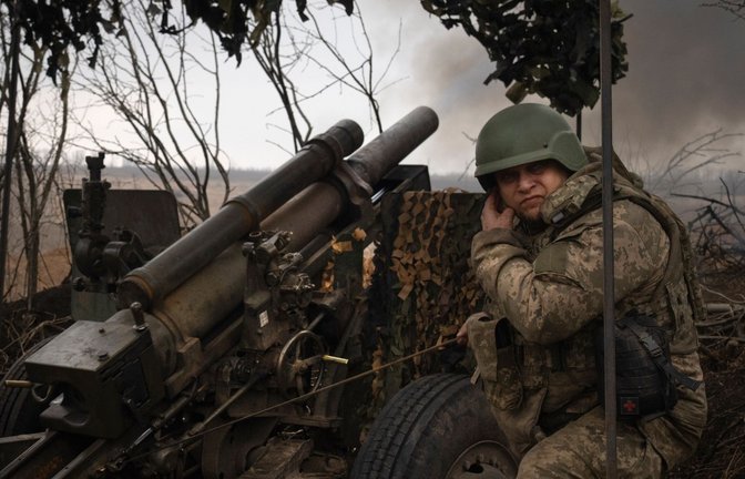 Russische und ukrainische Truppen lieferten sich schwere Gefechte in der Umgebung der Stadt Awdijiwka.<span class='image-autor'>Foto: Efrem Lukatsky/AP/dpa</span>