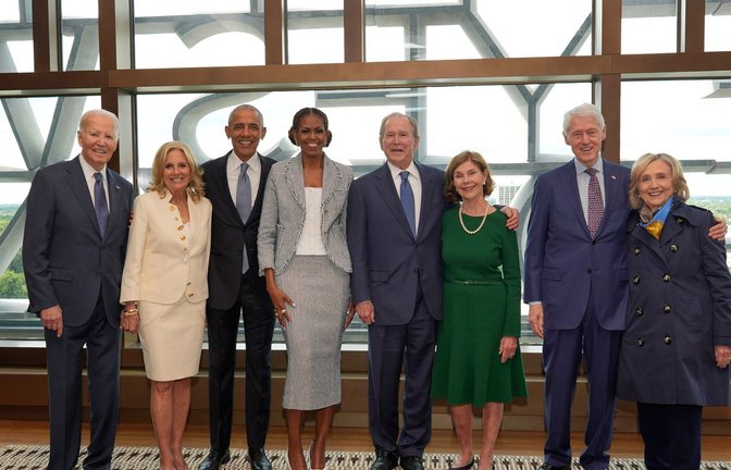 Viele frühere US-Präsidenten waren bei der Einweihung ebenfalls dabei.<span class='image-autor'>Foto: Pablo Martinez Monsivais/AP Pool/AP/dpa</span>