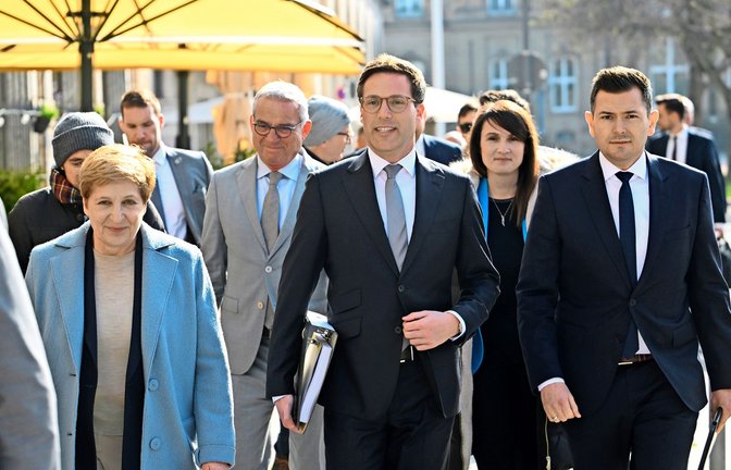 Auf dem Weg zum Sondieren: Hagel und Unterstützer<span class='image-autor'>Foto: Marijan Murat/dpa</span>