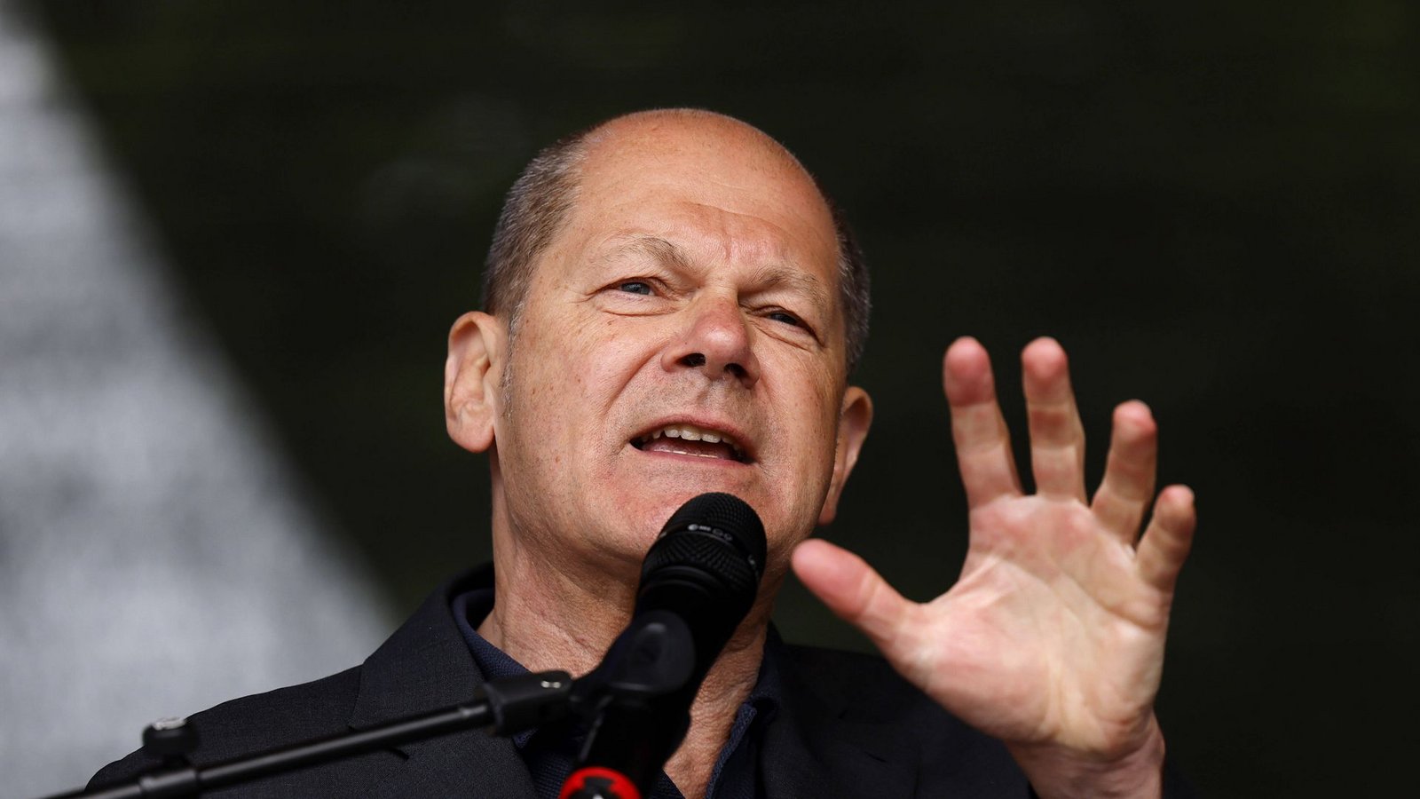 Bundeskanzler Olaf Scholz will eine Erhöhung des Mindestlohns.Foto: IMAGO/Panama Pictures/IMAGO/Christoph Hardt Bundeskanzler Olaf Scholz will eine Erhöhung des Mindestlohns.Foto: IMAGO/Panama Pictures/IMAGO/Christoph Hardt