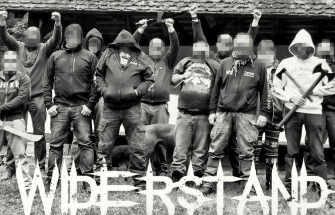 Mutmaßliche Mitglieder der Gruppe posierten im September 2019 auf dem Grillplatz Hummelgautsche bei Schwäbisch Gmünd.<span class='image-autor'>Foto: StN/StN</span>