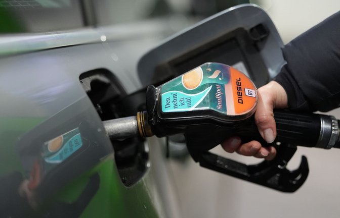 Die Spritpreise sind diese Woche wieder gestiegen. (Symbolfoto)<span class='image-autor'>Foto: dpa/Marcus Brandt</span>