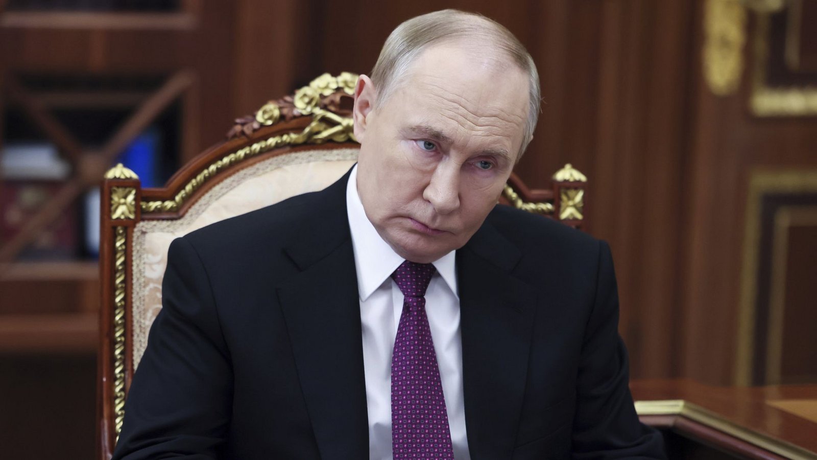 Russlands Präsident Wladimir Putin reagiert verstimmt auf die Nachrichten über eine Lockerung beim Einsatz von US-Waffen im Kampf gegen Russland. (Archivbild)Foto: dpa/Vyacheslav Prokofyev