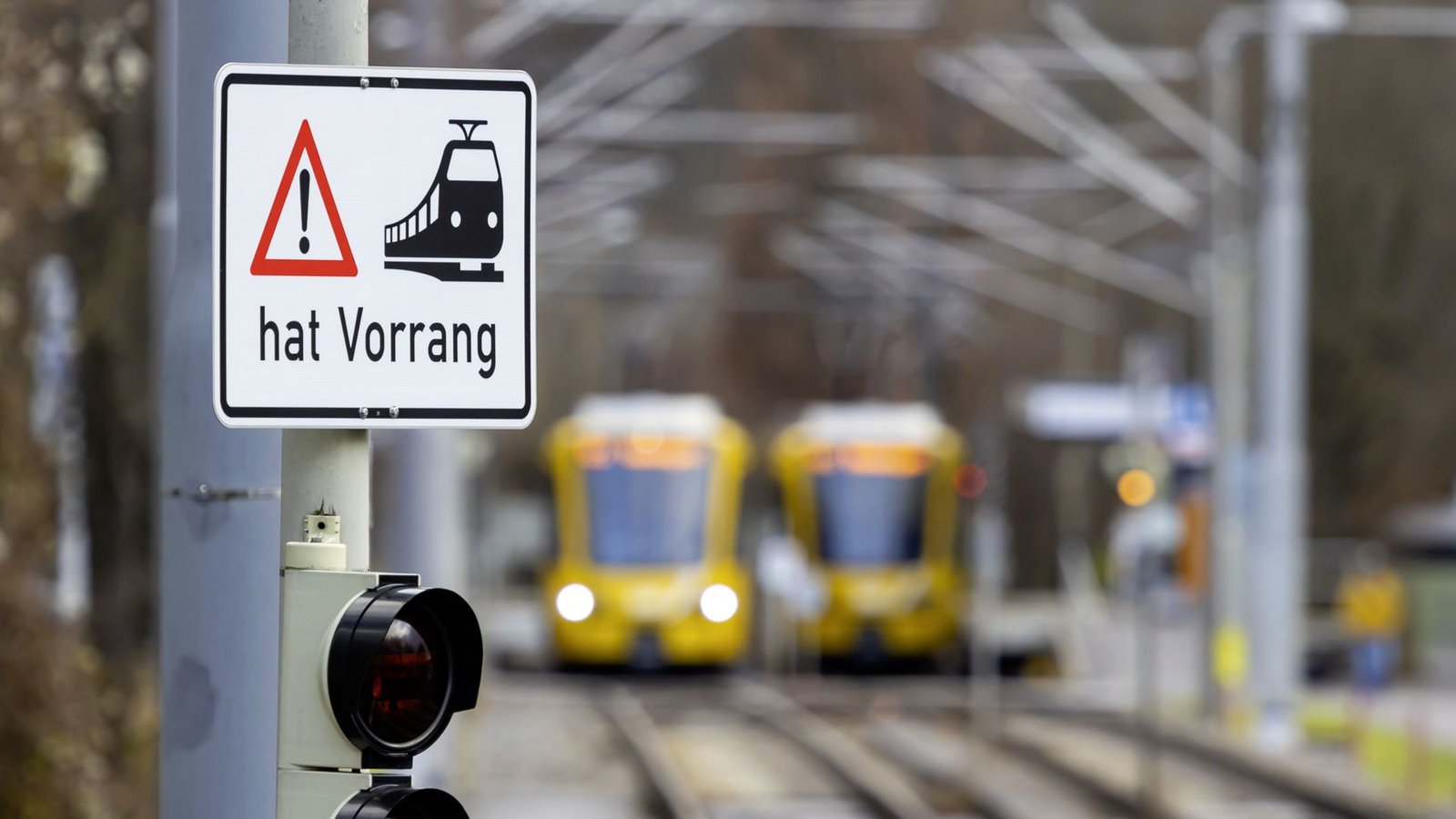 Im Landesmobilitätsgesetz ist schon eine Nahverkehrsabgabe vorgesehen. Das geht den Grünen nicht weit genug.Foto: imago images/Arnulf Hettrich Im Landesmobilitätsgesetz ist schon eine Nahverkehrsabgabe vorgesehen. Das geht den Grünen nicht weit genug.Foto: imago images/Arnulf Hettrich